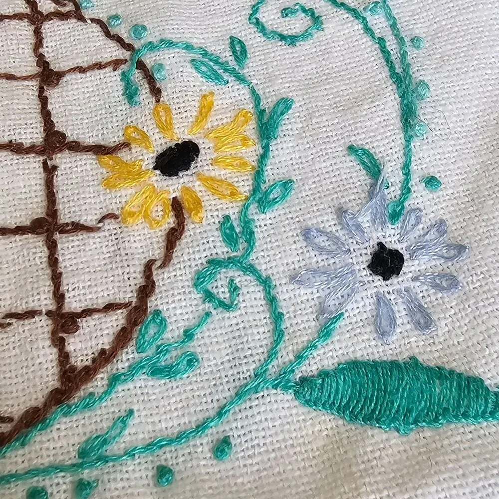 Vintage Floral Hand Embroidered Table Runner table Cloth 11.5 x 34 in